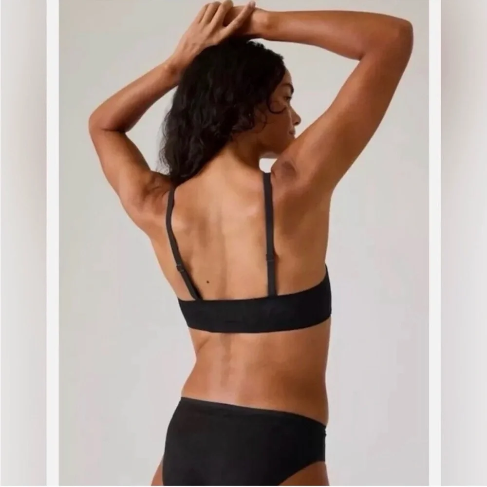 Athleta Ritual Adjustable Bra - Picture 2 of 7